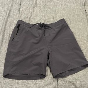 Ten Thousand Foundation Short XL